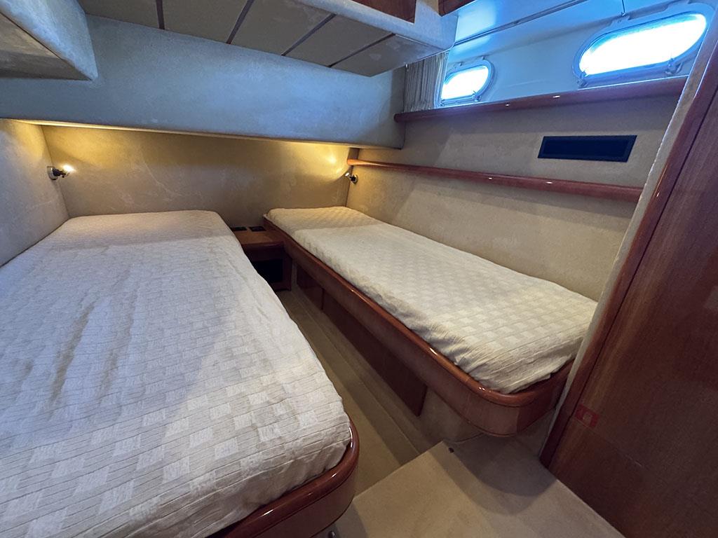 1999 FERRETTI YACHTS 53 